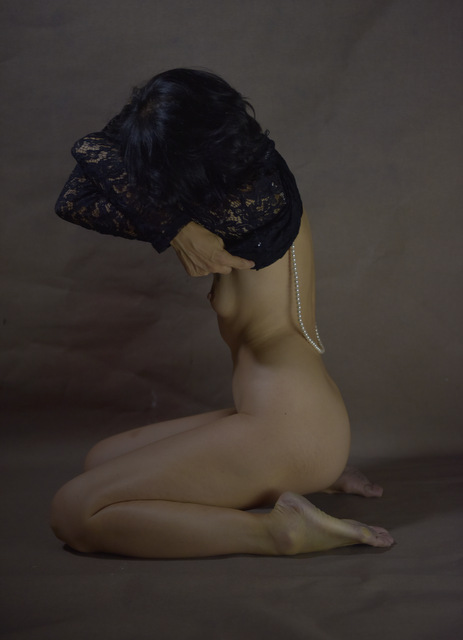 洗練されたヌードポーズ