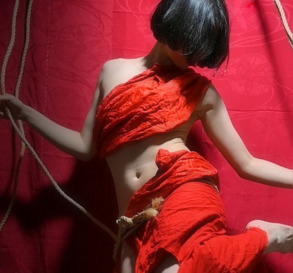 artist model Mone Anri