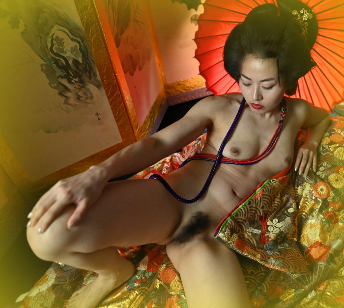 女性ヌード
